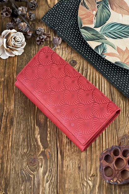 Geometric Pattern Leather Wallet