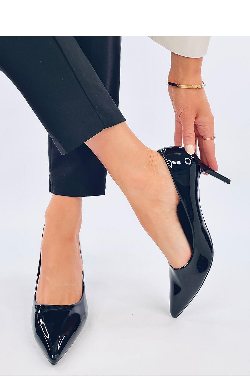 Classic Lacquered Pumps with Sleek Stiletto Heel