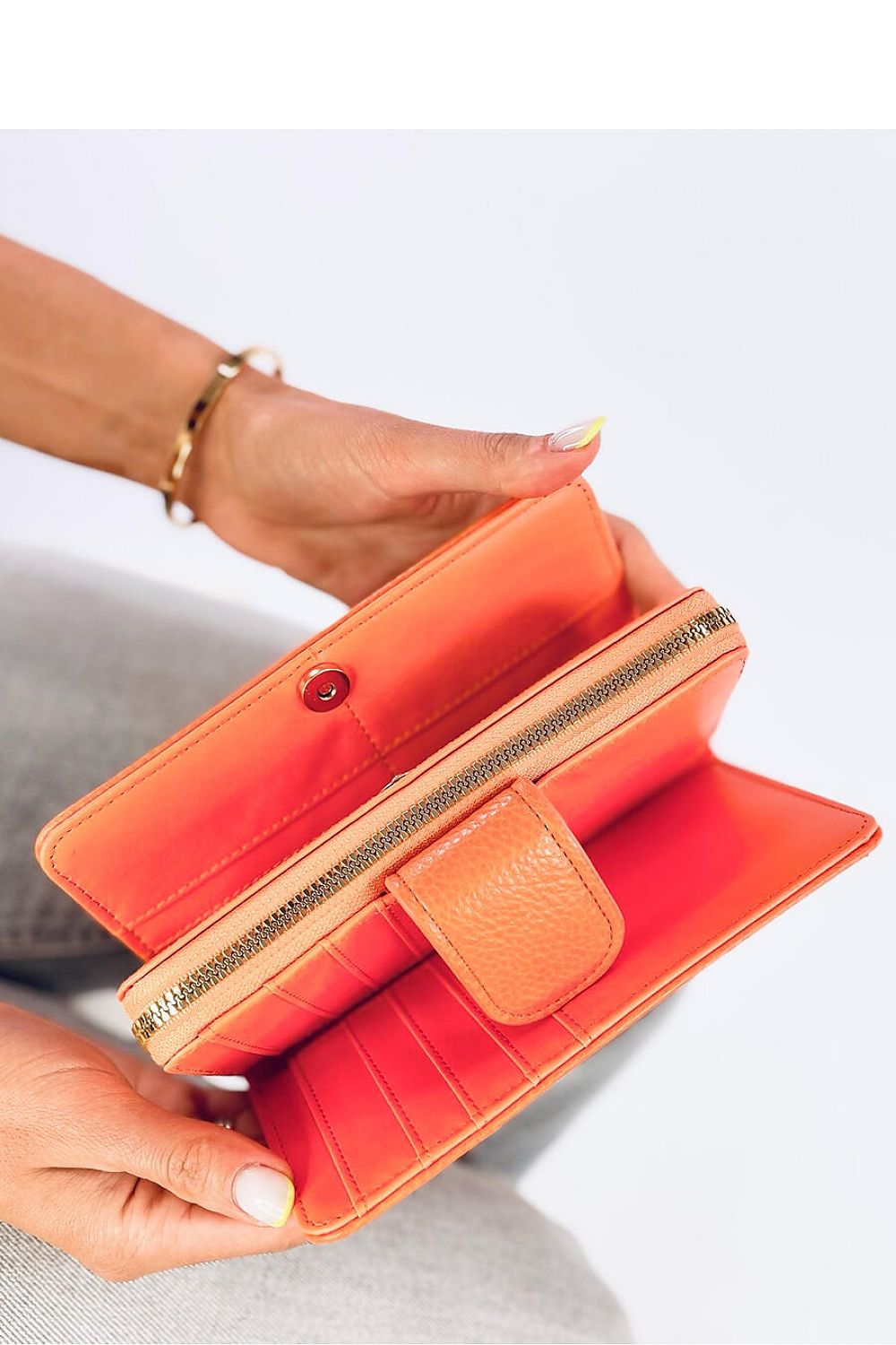 Women's Wallet in Unique Colors with Coin Pocket