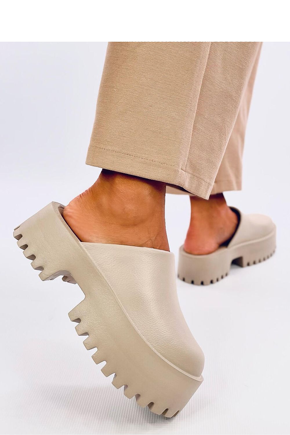 Unique Platform Clogs with Foam-Rubber Sole for Ultimate Comfort