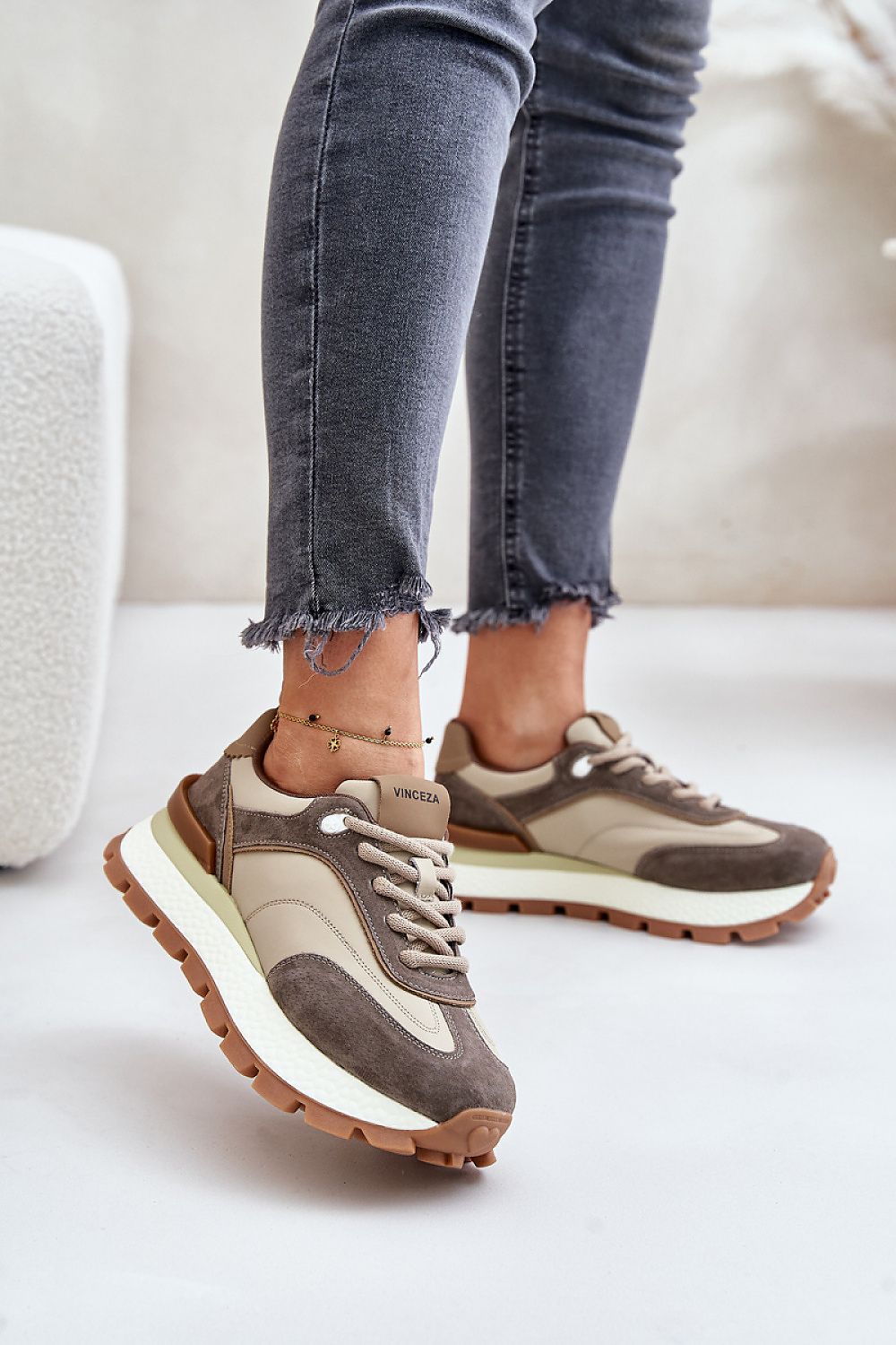 Sportschuhe Modell 201927 Treten Sie mit Stil ein