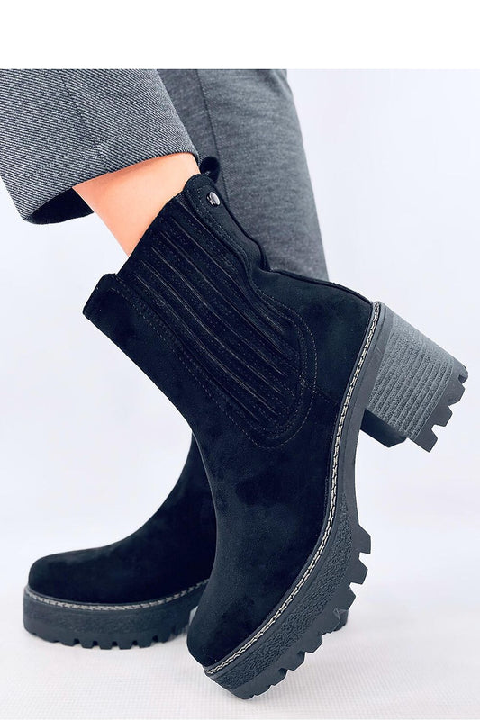 Black Women's Suede Boots