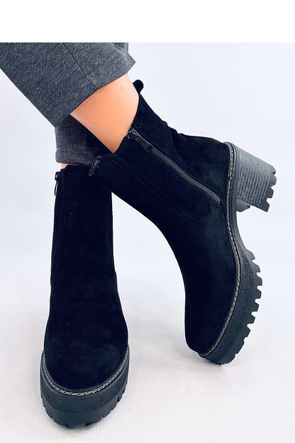 Black Women's Suede Boots